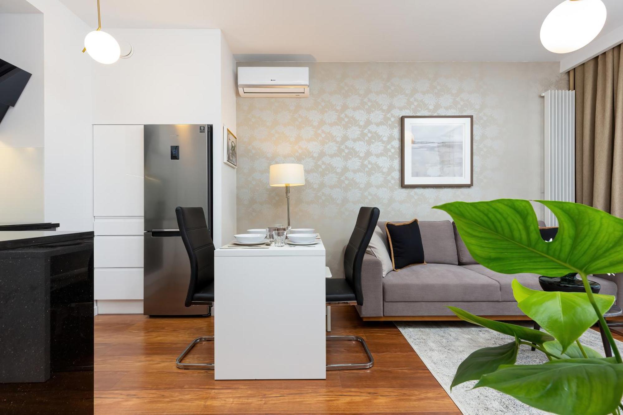Royal City Center Mennica Residence By Noclegi Renters Warsawa Bagian luar foto